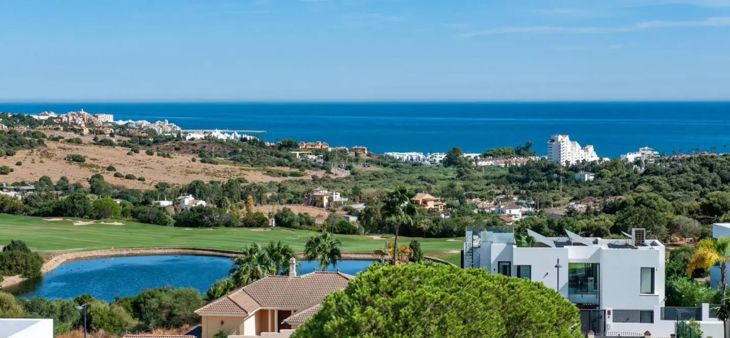 Sale of penthouse in Estepona 0