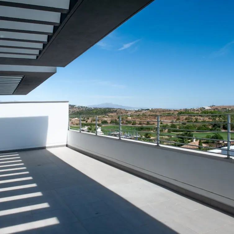 Sale of penthouse in Estepona