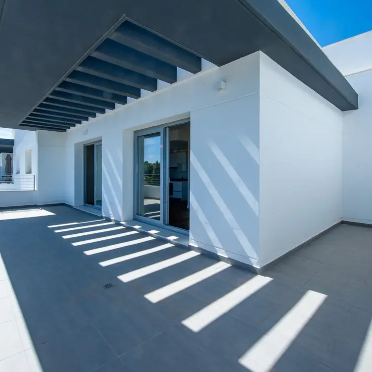 Sale of penthouse in Estepona