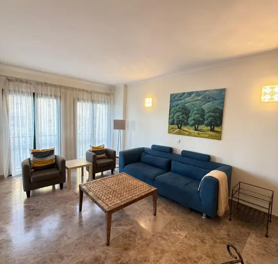 Sale of middle floor apartment in Cortijo Blanco