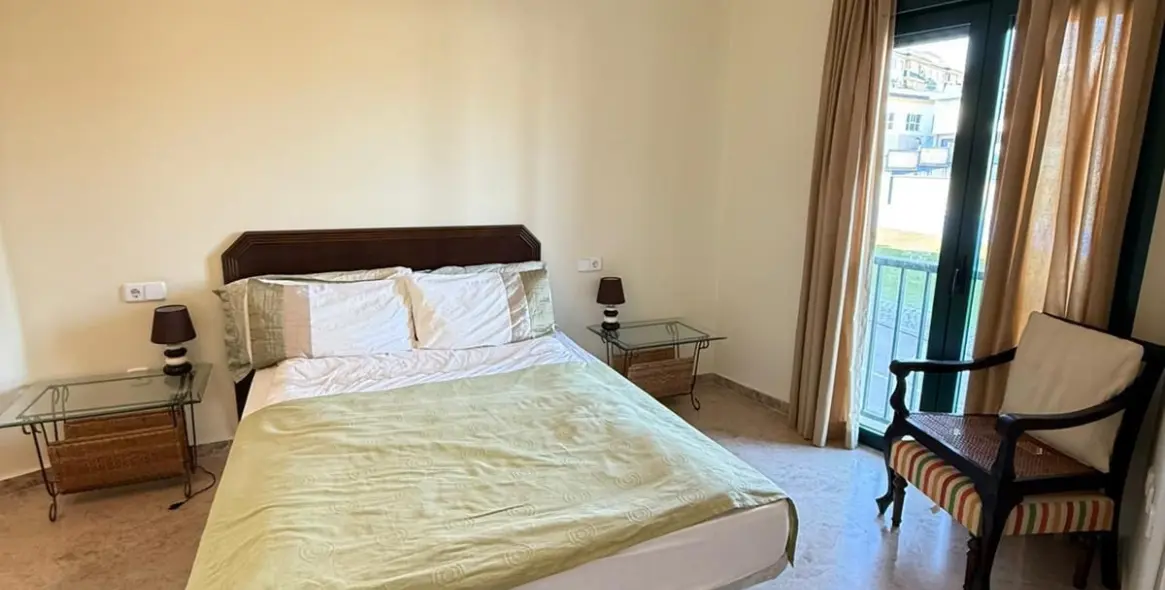 Продажа апартаментов на среднем этаже в Cortijo Blanco 12