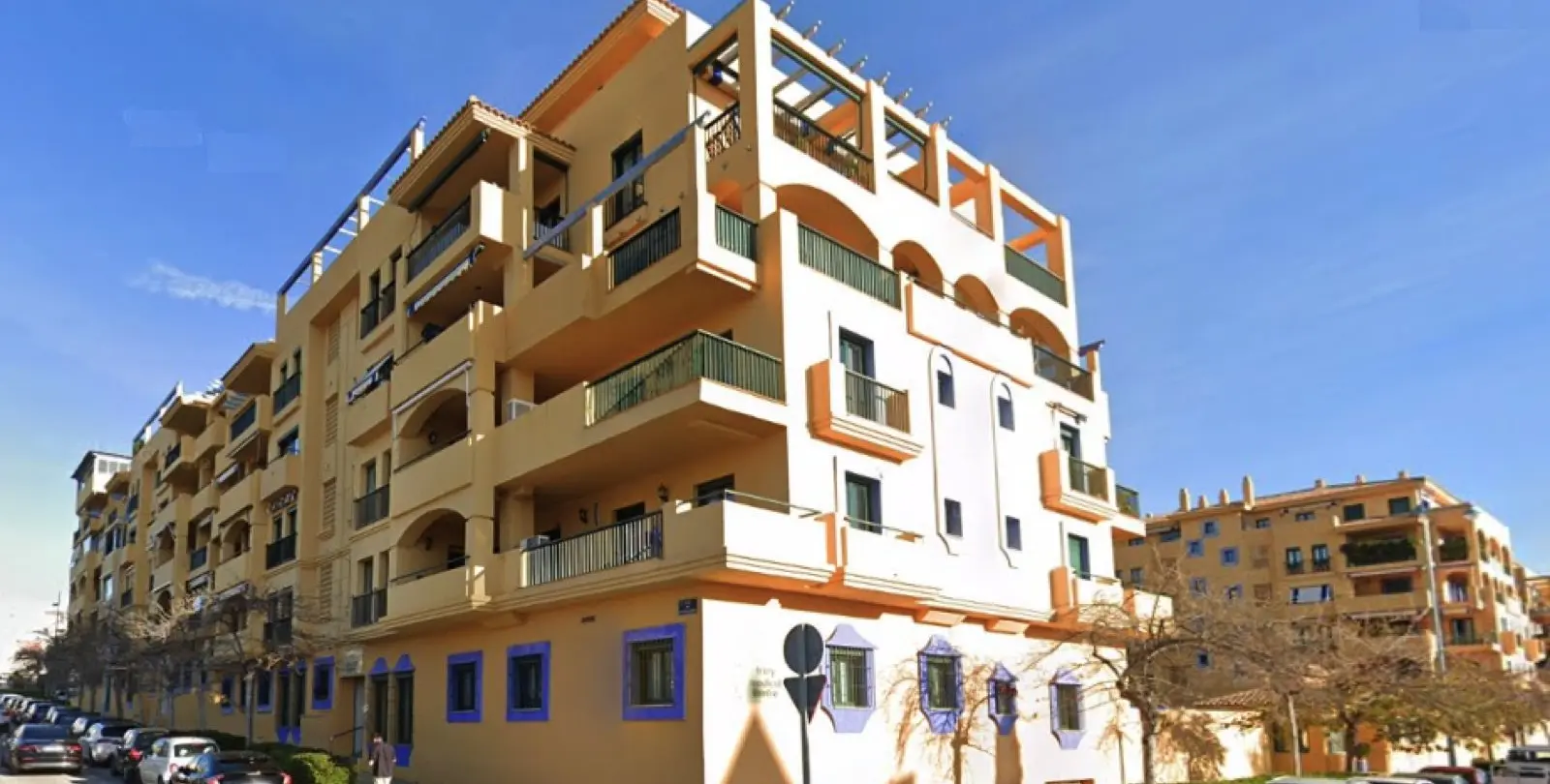 Продажа апартаментов на среднем этаже в San Pedro de Alcántara 1