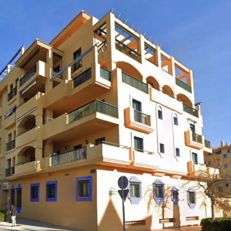 Sale of middle floor apartment in San Pedro de Alcántara