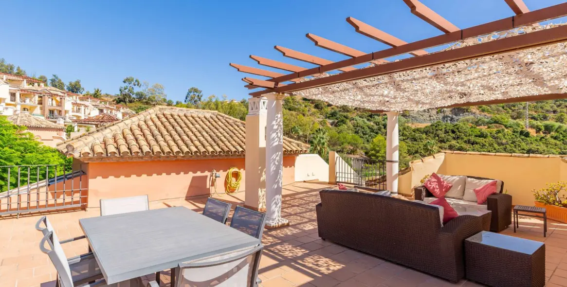 Продажа двухуровневого пентхауса в Los Arqueros 1