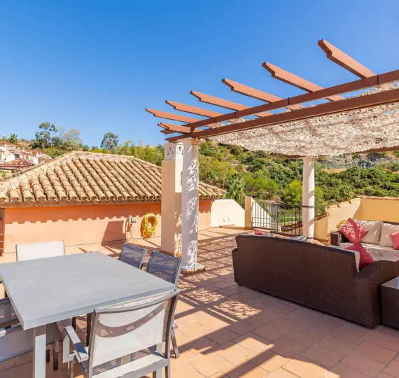 Продажа двухуровневого пентхауса в Los Arqueros