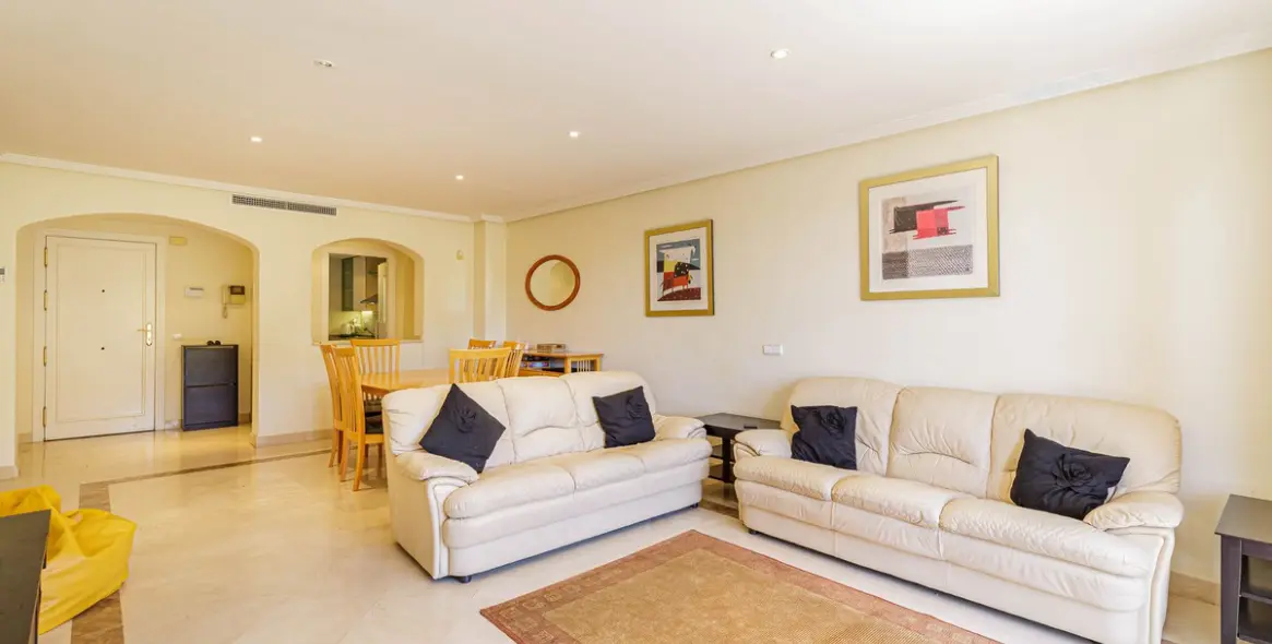 Продажа двухуровневого пентхауса в Los Arqueros 4