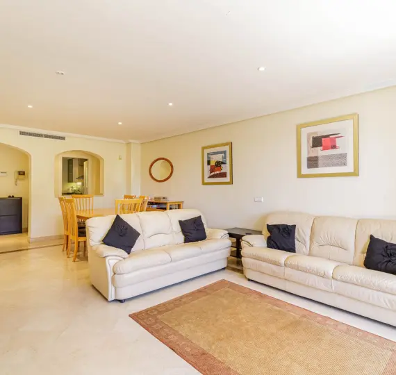 Продажа двухуровневого пентхауса в Los Arqueros