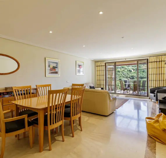 Продажа двухуровневого пентхауса в Los Arqueros