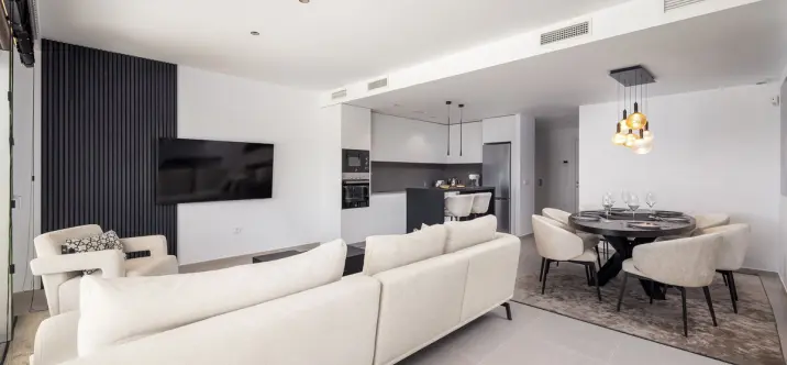 Sale of ground floor apartment in Cancelada 4