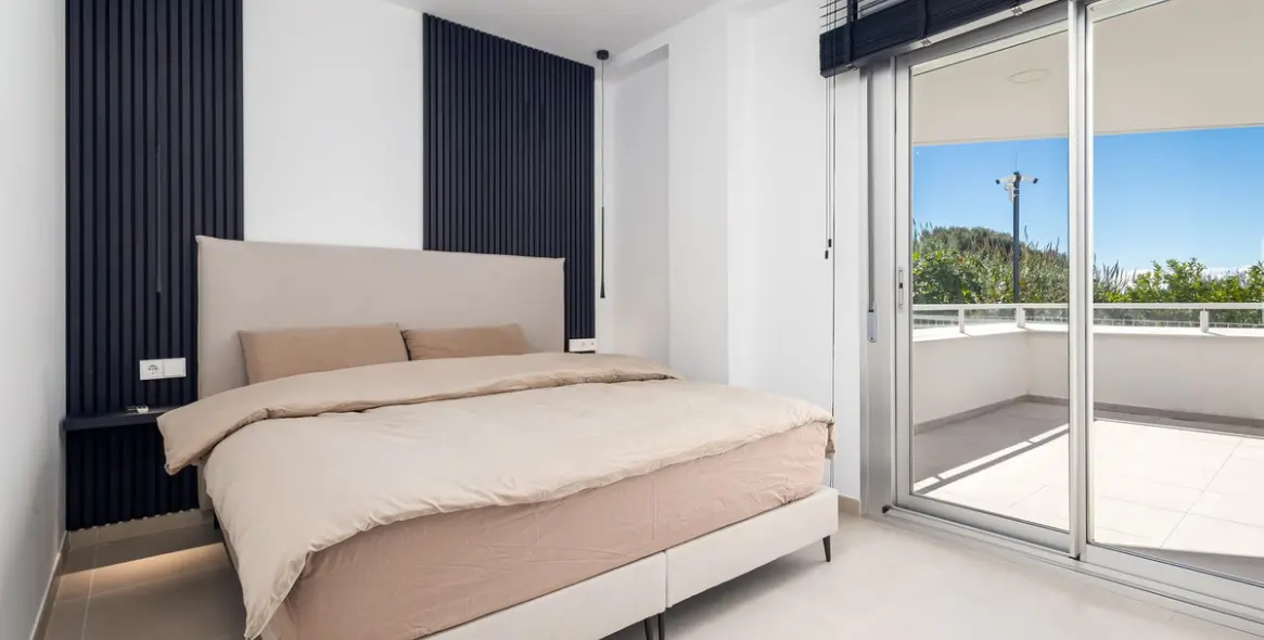 Sale of ground floor apartment in Cancelada 10