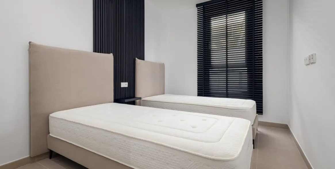 Sale of ground floor apartment in Cancelada 18