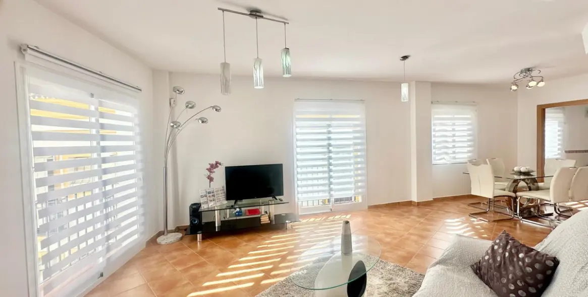 Продажа двухуровневого пентхауса в Marbella 1