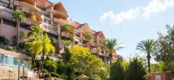 Продажа апартаментов на среднем этаже в Marbella 0