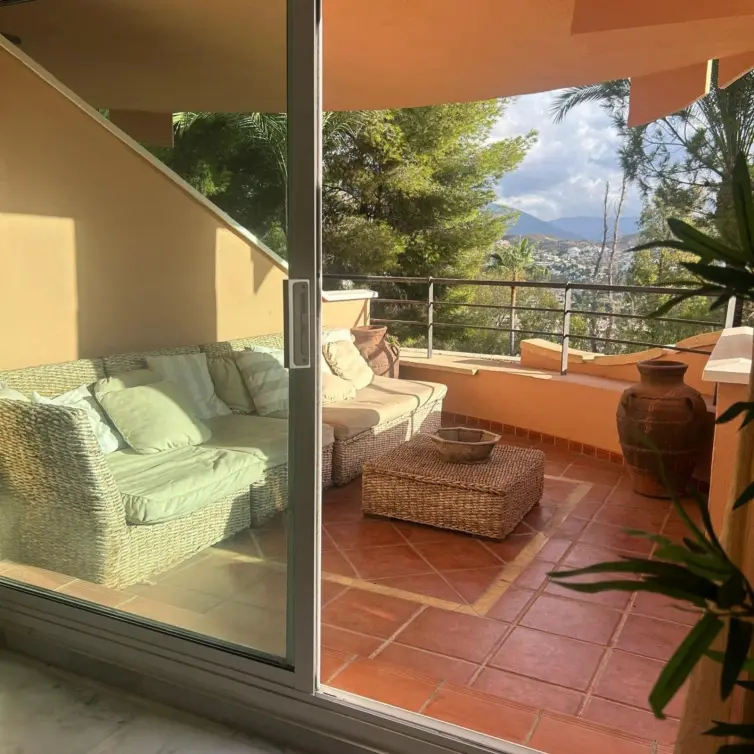 Sale of middle floor apartment in Marbella