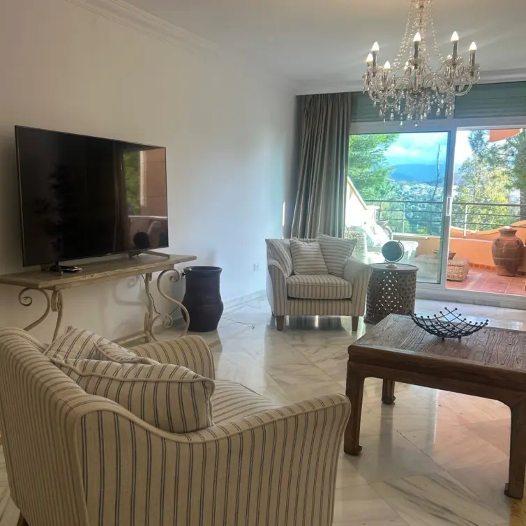 Sale of middle floor apartment in Marbella