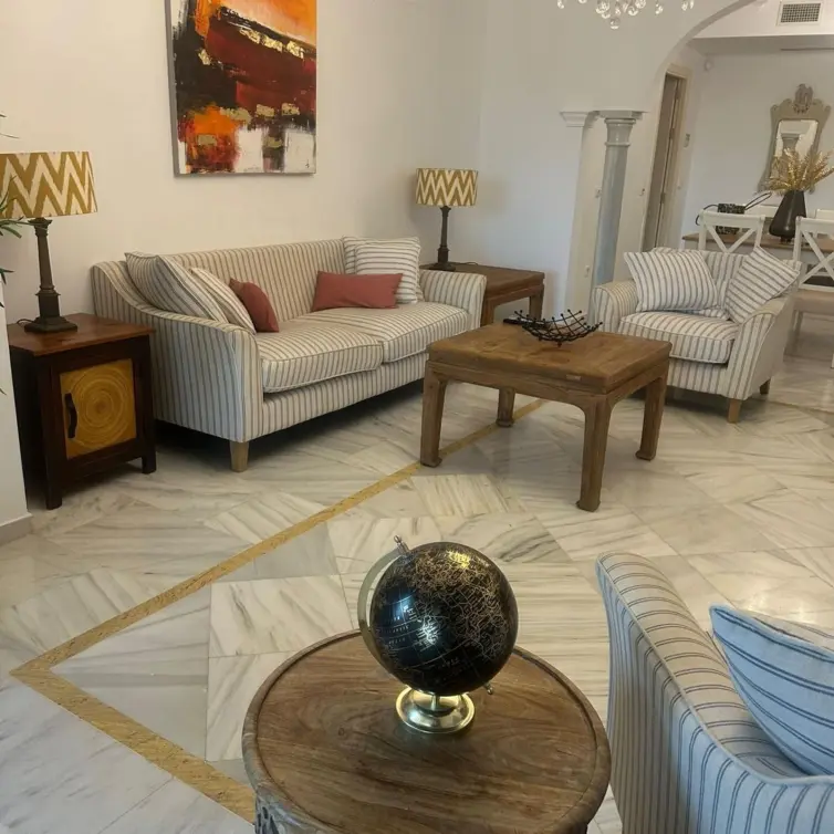 Sale of middle floor apartment in Marbella