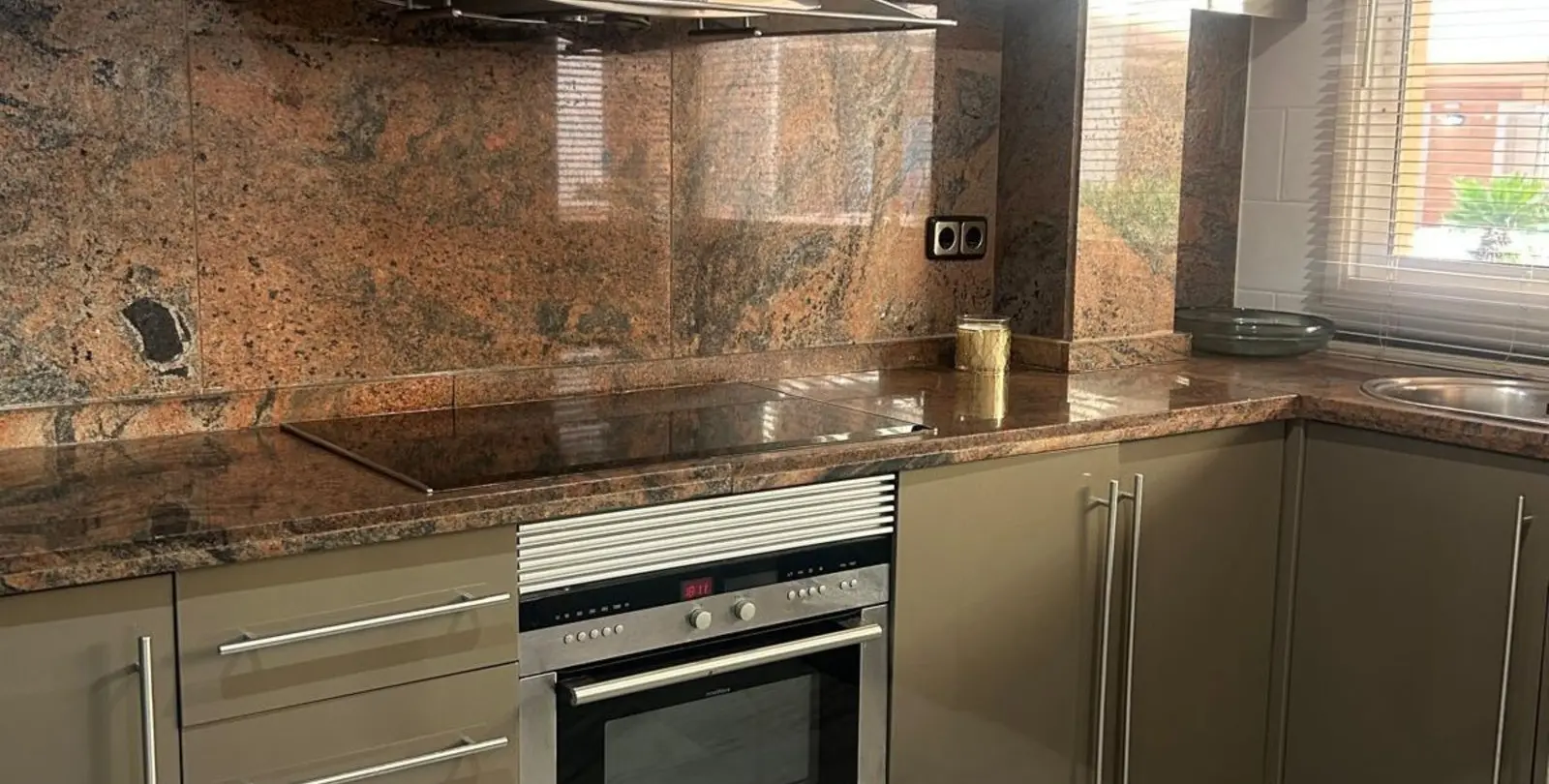 Sale of middle floor apartment in Marbella 12