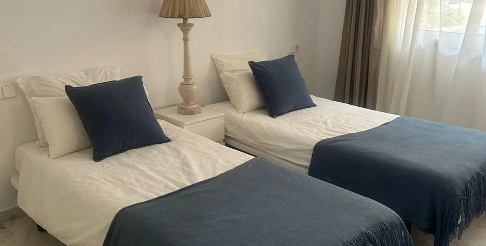Sale of middle floor apartment in Marbella 13