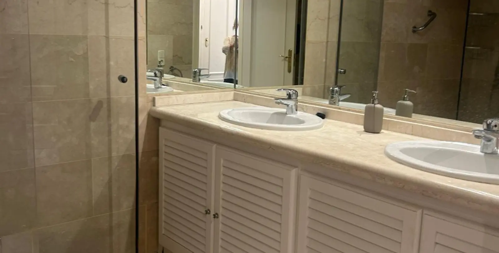 Sale of middle floor apartment in Marbella 16