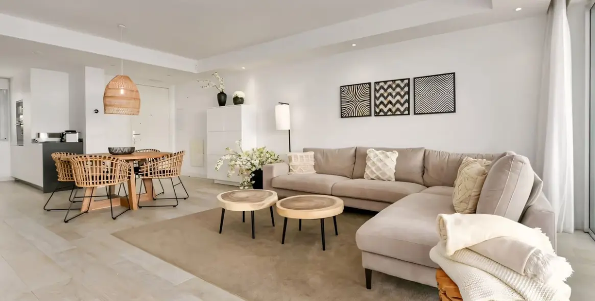 Sale of ground floor apartment in Casares 9