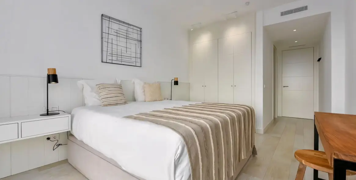 Sale of ground floor apartment in Casares 15
