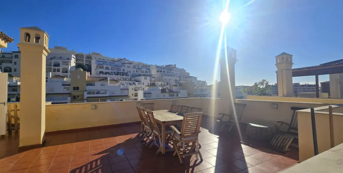 Sale of penthouse in Benalmadena Costa 1
