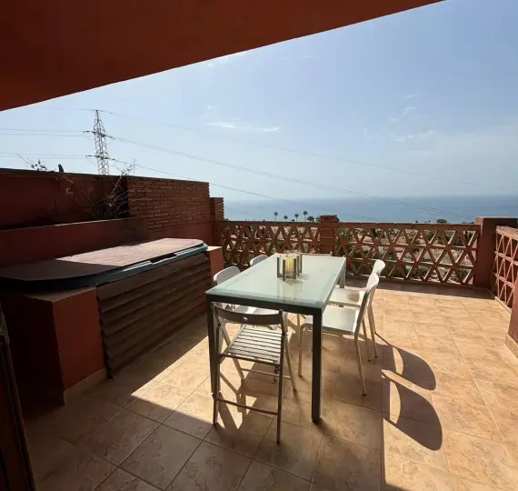 Продажа двухуровневого пентхауса в Fuengirola