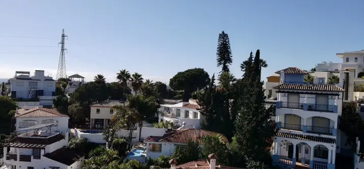 Sale of residential plot in Nueva Andalucía 2