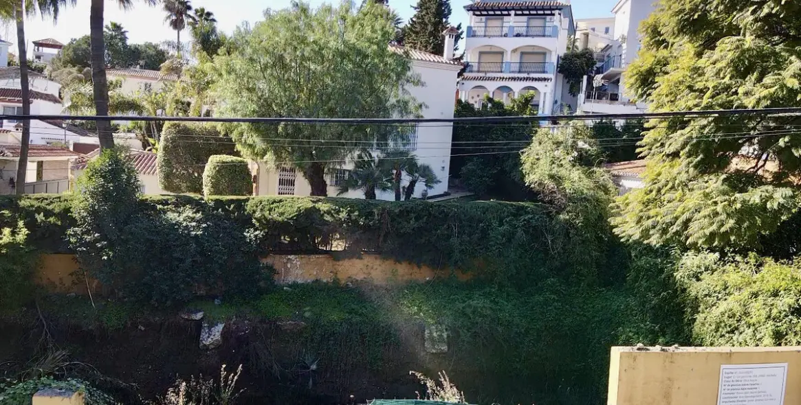 Sale of residential plot in Nueva Andalucía 11