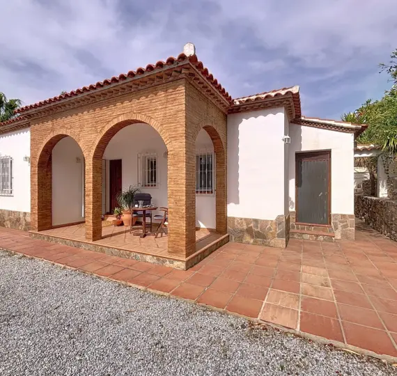 Detached villa R5153134