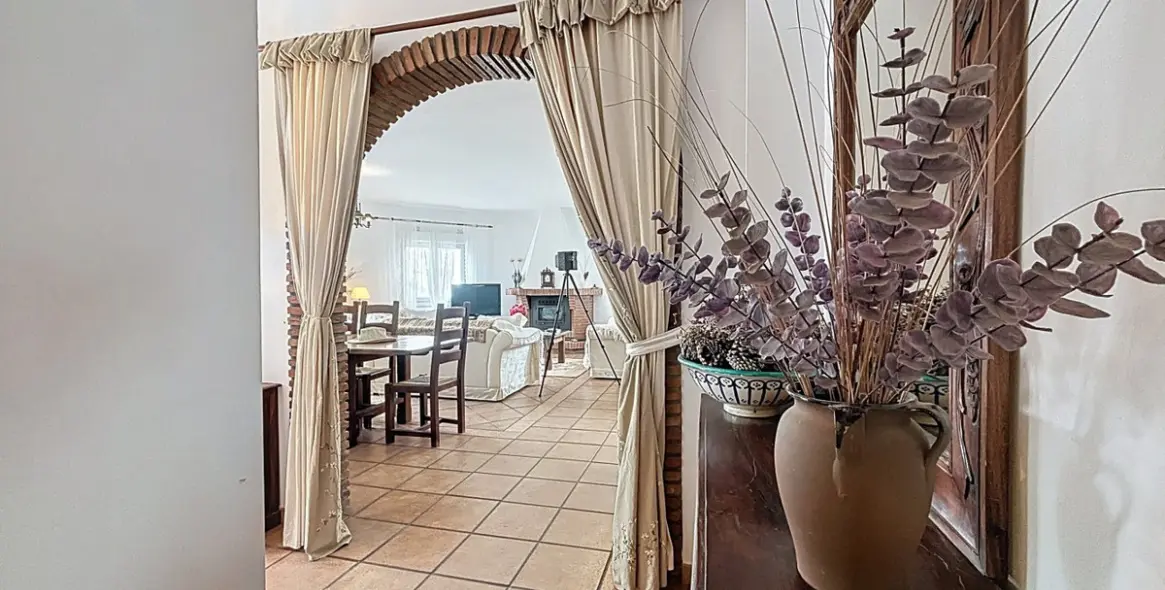 Продажа  отдельно стоящей виллы в Costa del Sol East 10