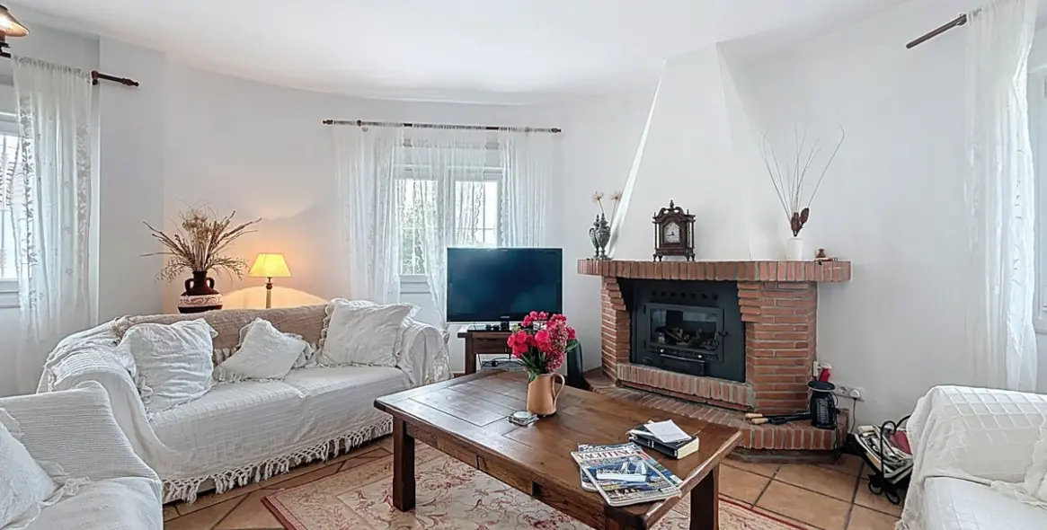 Sale of detached villa in Canillas de Albaida 15