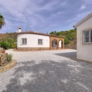 Sale of detached villa in Canillas de Albaida