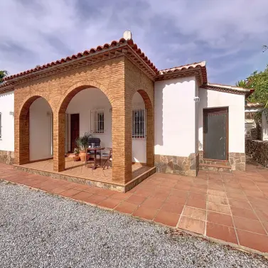 Sale of detached villa in Canillas de Albaida