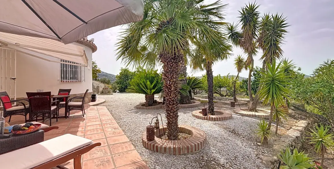 Продажа  отдельно стоящей виллы в Canillas de Albaida 45