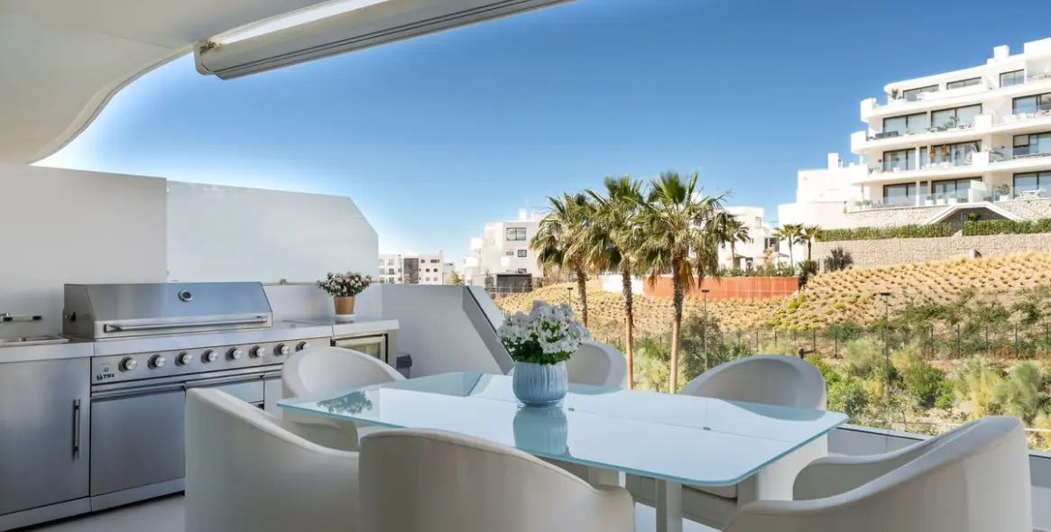 Продажа апартаментов на среднем этаже в Higueron 1