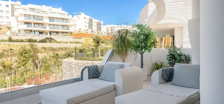 Продажа апартаментов на среднем этаже в Higueron 1