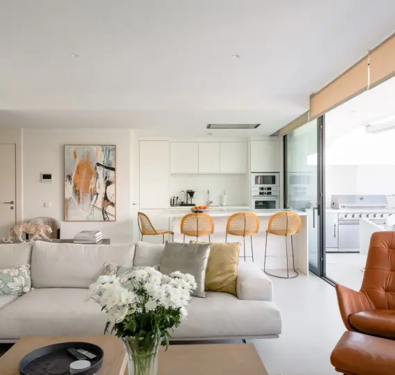 Продажа апартаментов на среднем этаже в Higueron