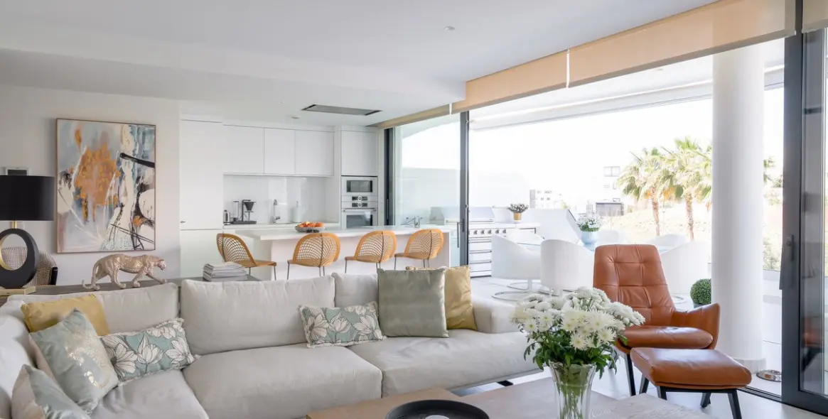 Продажа апартаментов на среднем этаже в Higueron 4