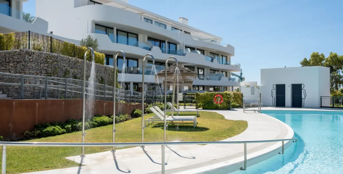 Продажа апартаментов на среднем этаже в Higueron 19