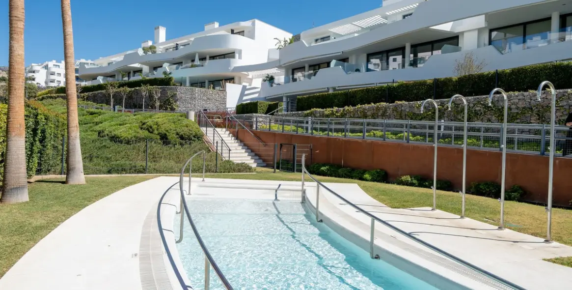 Продажа апартаментов на среднем этаже в Higueron 20