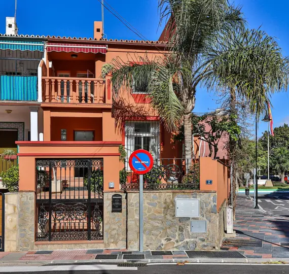 Продажа дома на две семьи в Mijas