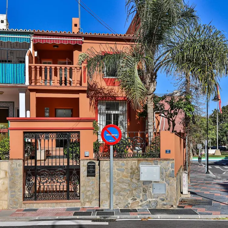 Продажа дома на две семьи в Mijas