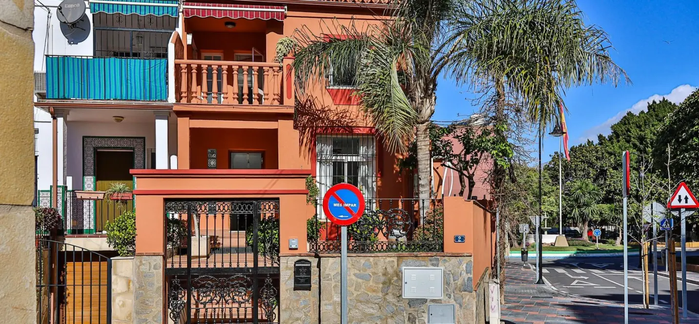 Продажа дома на две семьи в Mijas 0