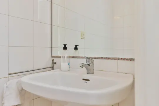 Image 6 thumb