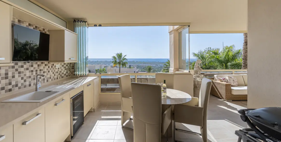 Venta de apartamento en planta media en Estepona (distrito Estepona) 2