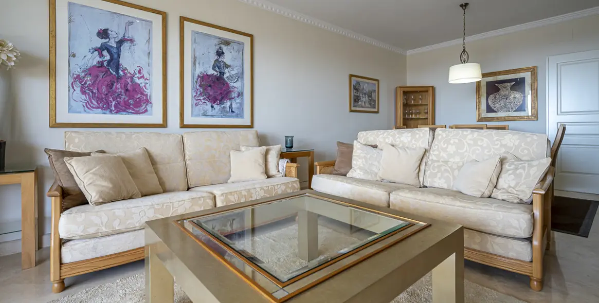 Venta de apartamento en planta media en Estepona (distrito Estepona) 3