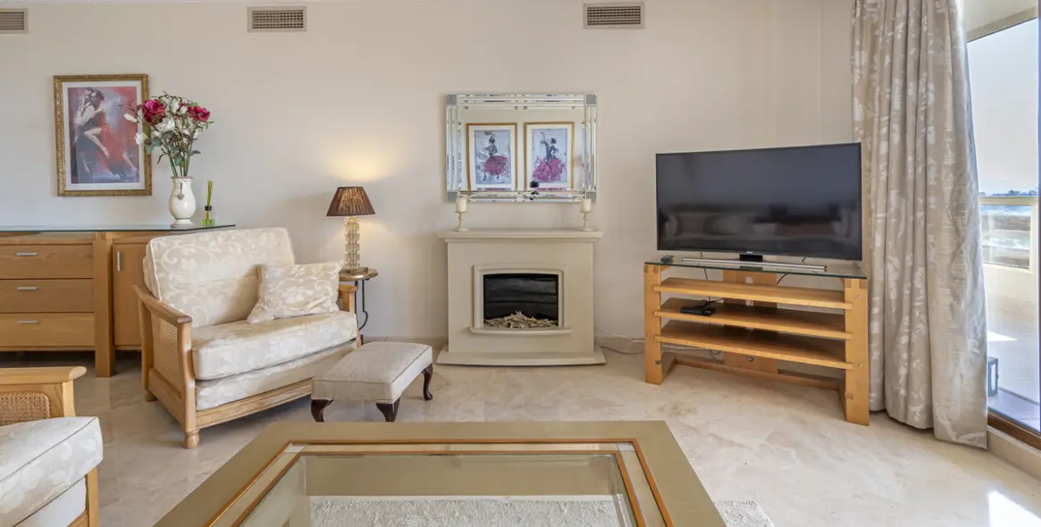 Venta de apartamento en planta media en Estepona (distrito Estepona) 6