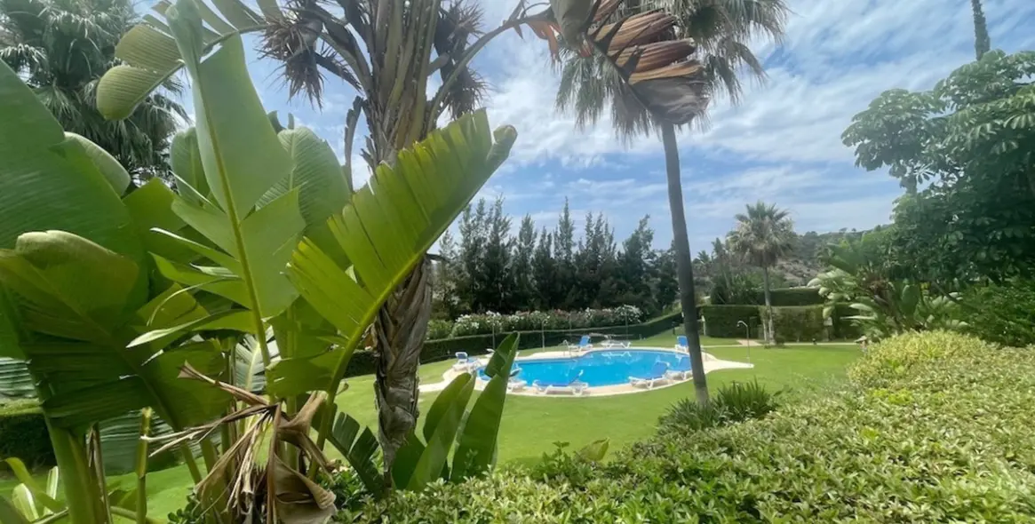 Продажа апартаментов на среднем этаже в Benahavís 4