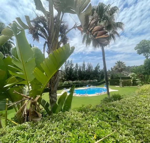 Продажа апартаментов на среднем этаже в Benahavís